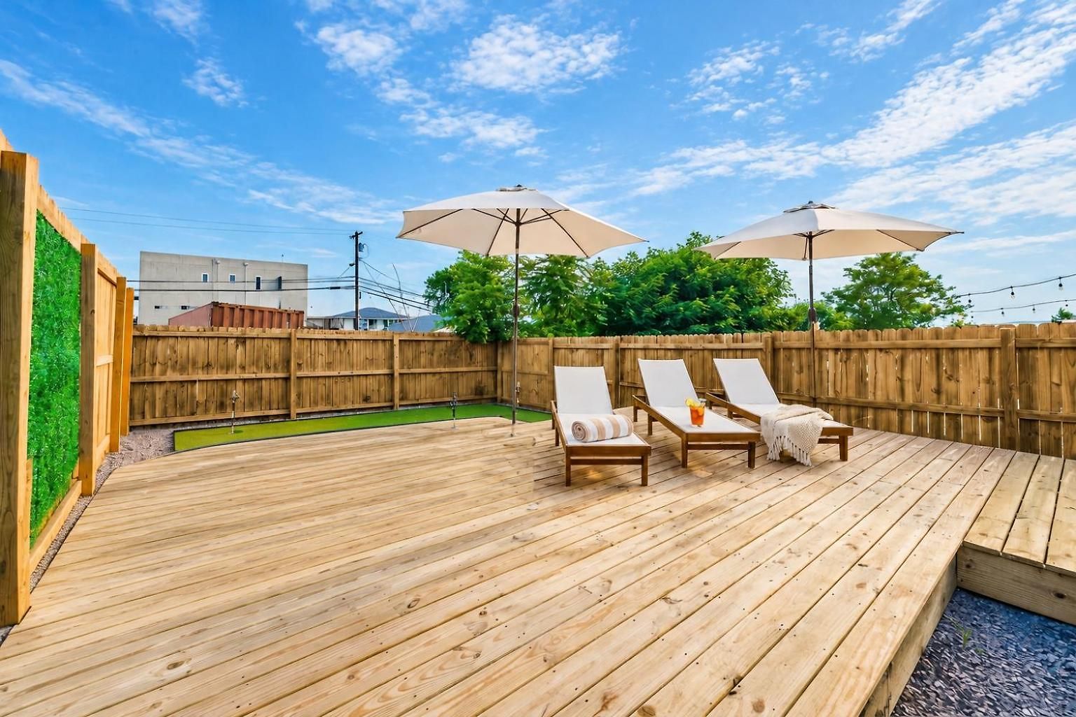 Luxe Pool Hot Tub & Game Downtown *