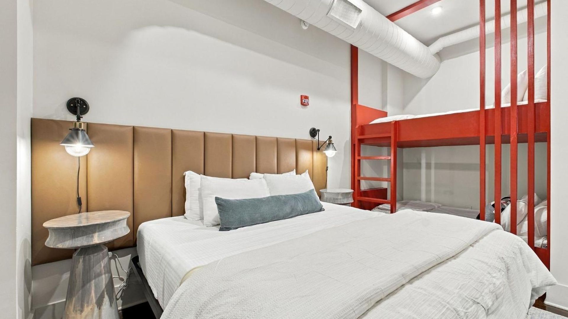 Elvis 4br By Maddox Apartment *