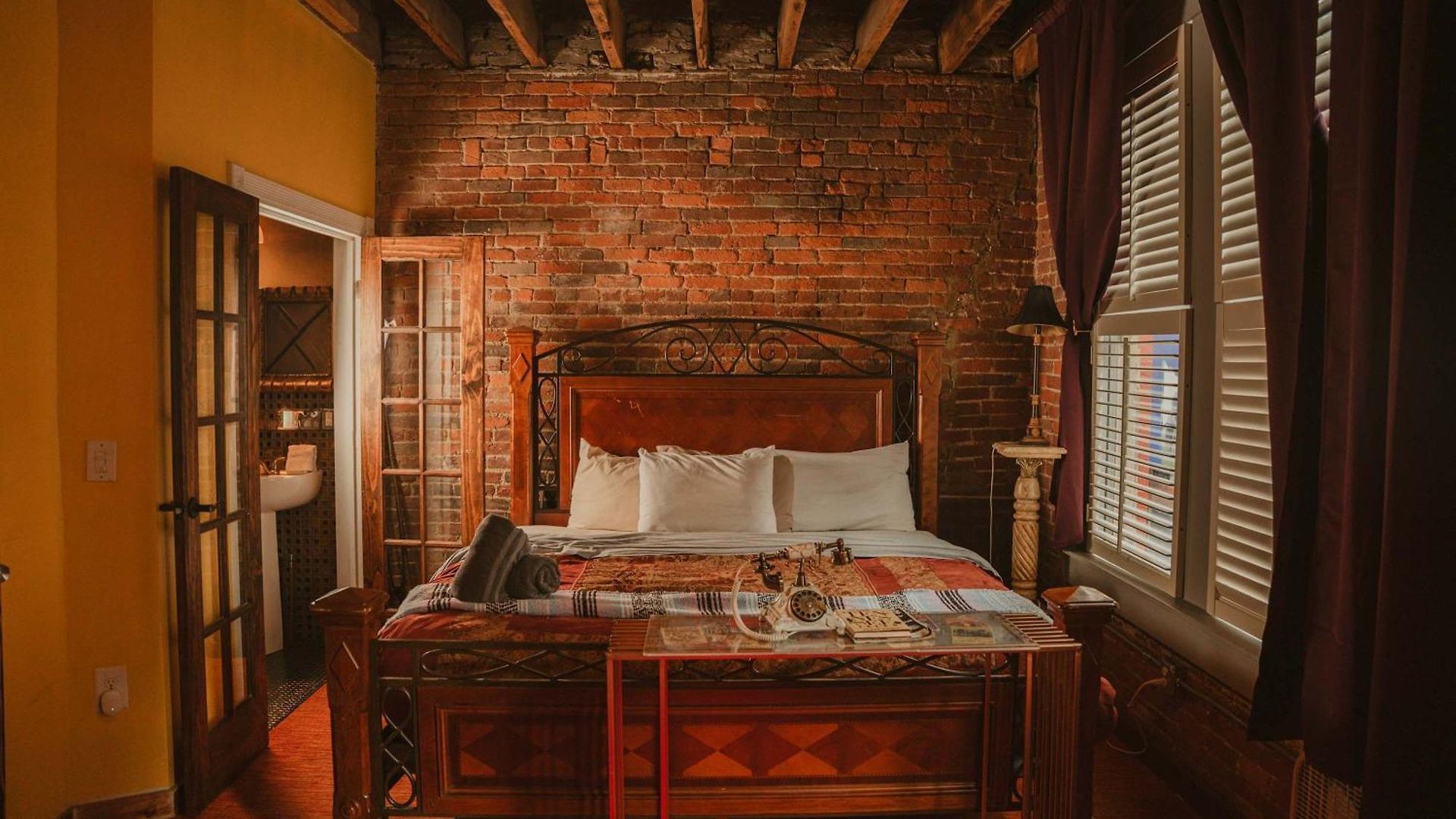 Printers Alley Downtown Mansion * Nashville