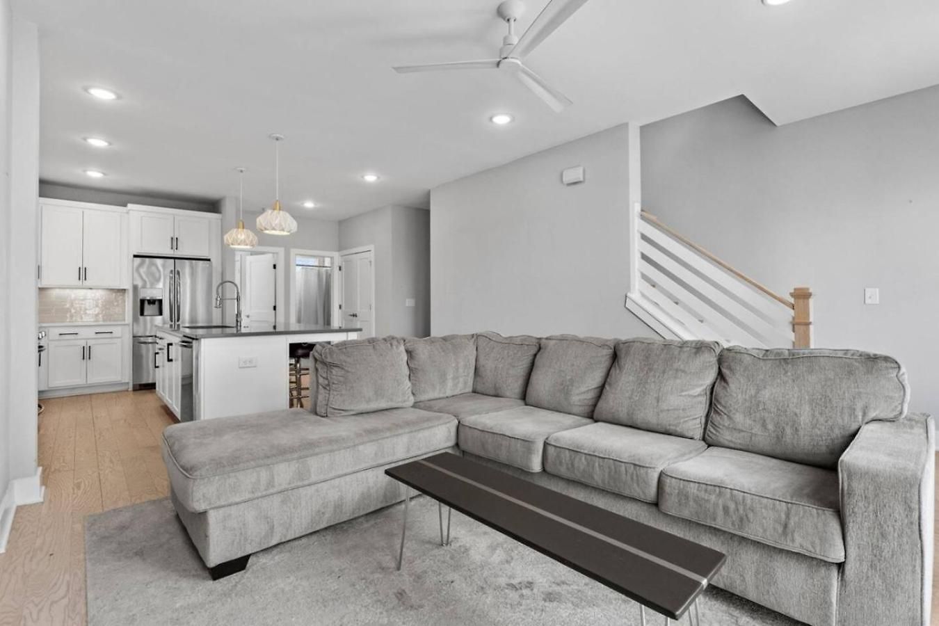 Lucky 7 - Hip East Nash Townhouse & Rooftop Deck Nashville
