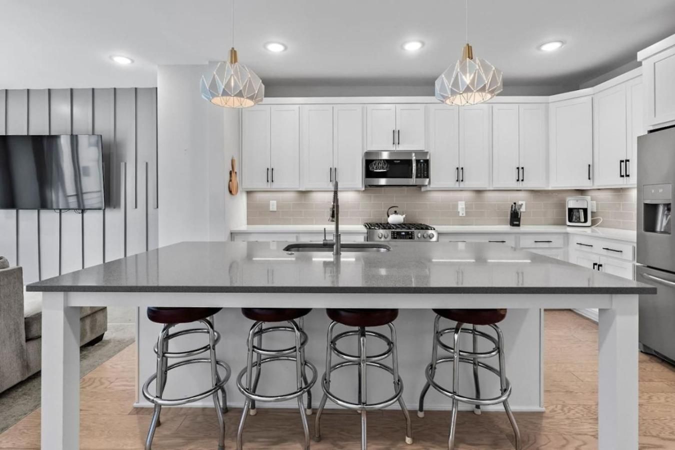 Lucky 7 - Hip East Nash Townhouse & Rooftop Deck Holiday home
