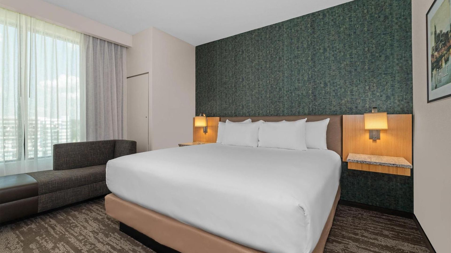 Drury Plaza Southeast Century Farms Hotel 3*