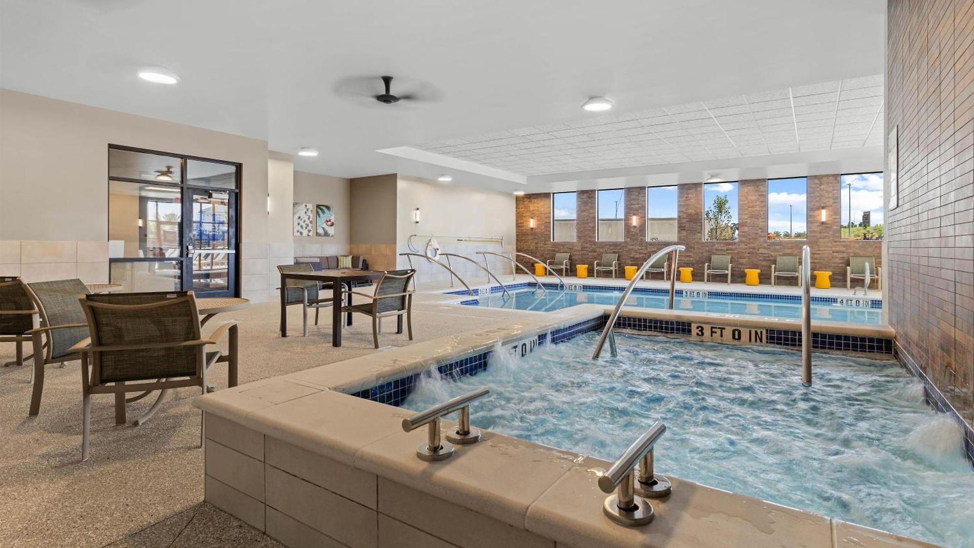 Drury Plaza Southeast Century Farms Hotel 3*