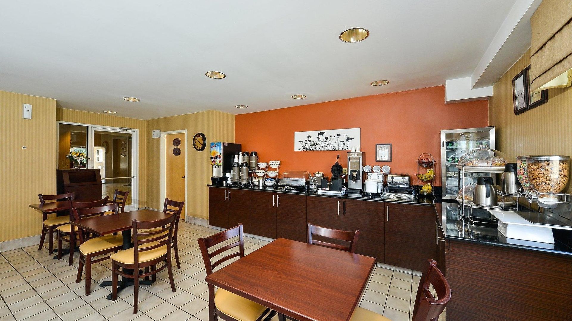 Sleep Near Percy Priest Inn 4*