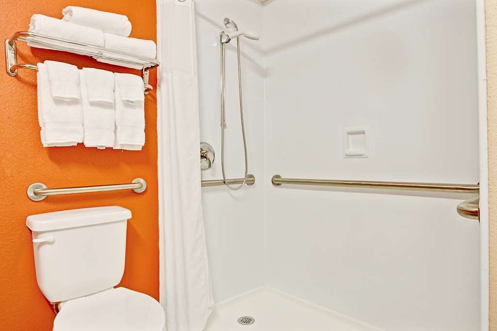 Comfort & Downtown - Stadium Hotel Nashville