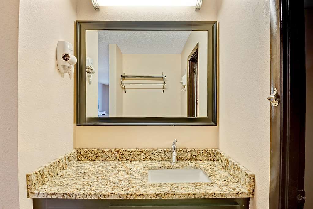 Hotel Comfort & Downtown - Stadium 4*