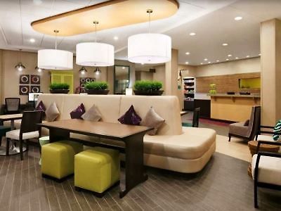 Hotel Home2 Airport