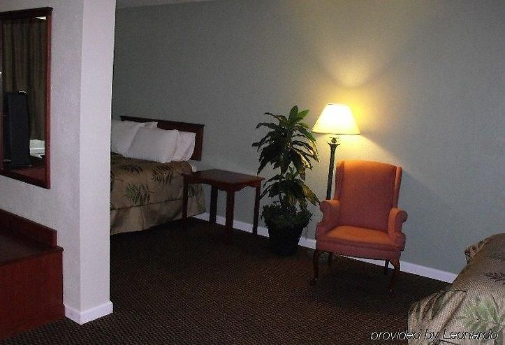 Hotel Regency And Suites 3*
