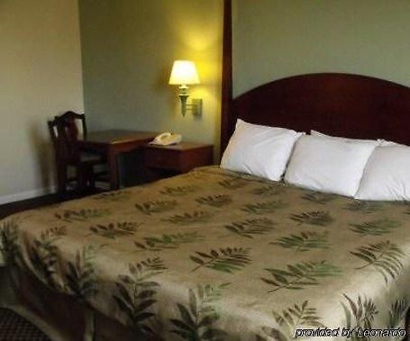 Hotel Regency And Suites