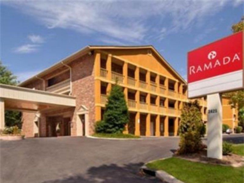 Hotel Red Lion & Airport 2*