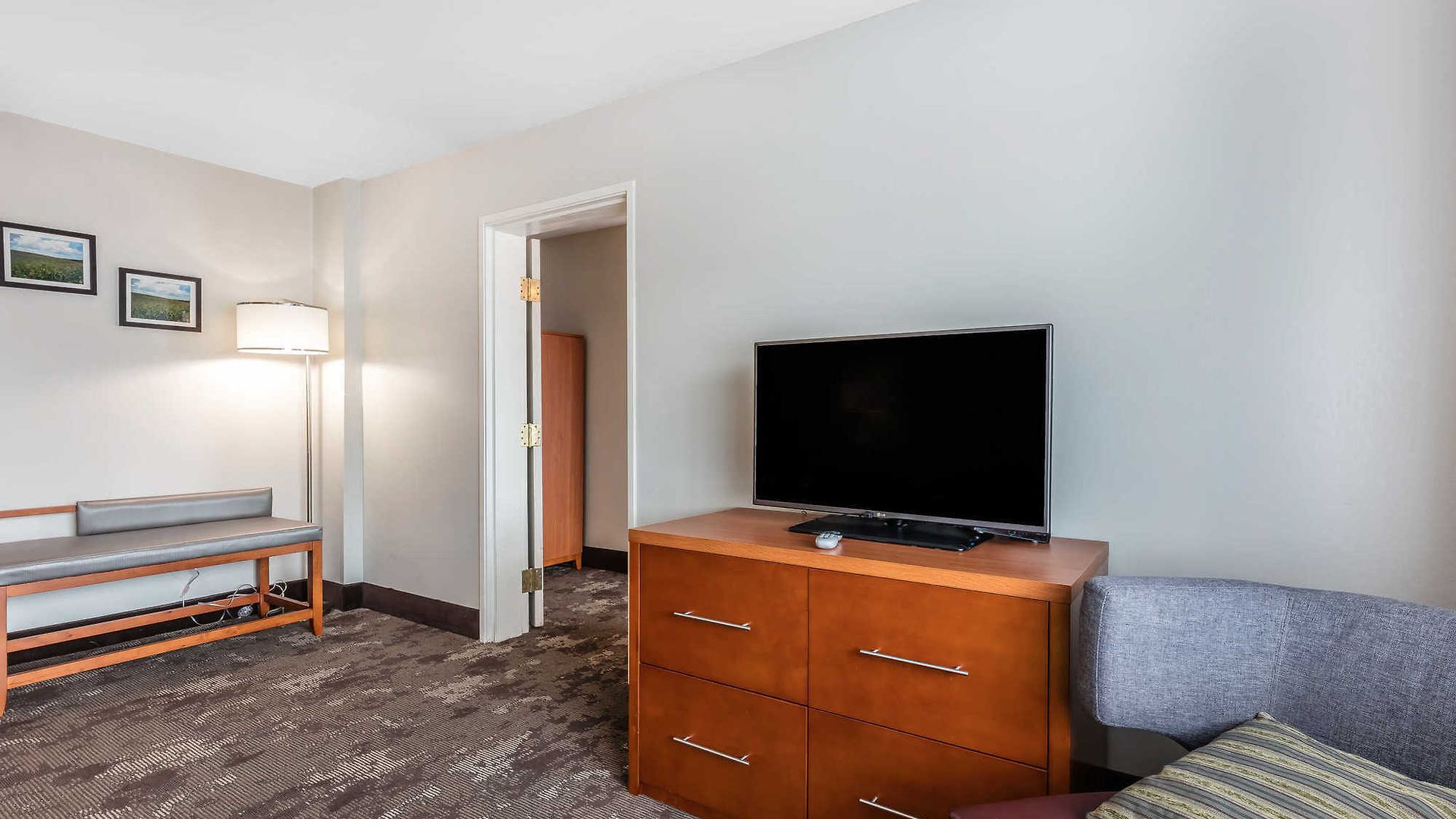 Hotel Comfort & Near Tanger Outlets I-24 Antioch