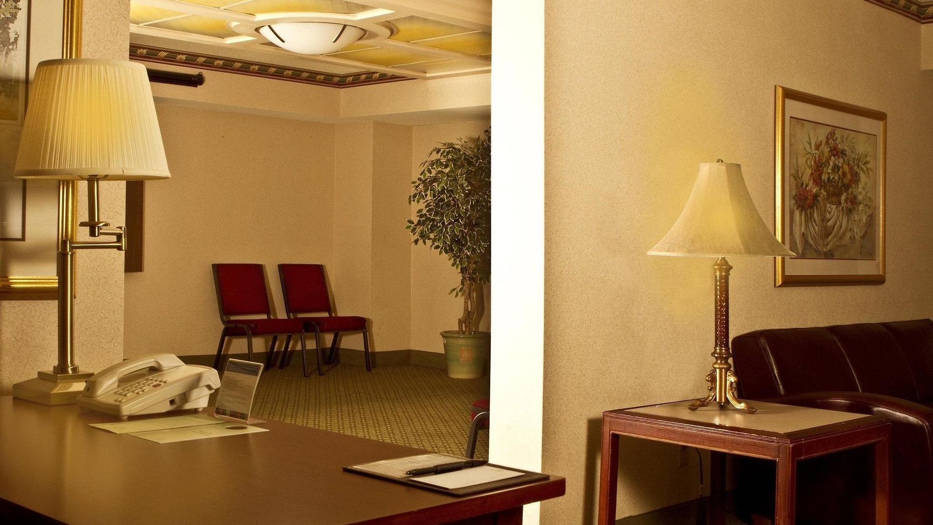 Doubletree By Hilton Airport 3*