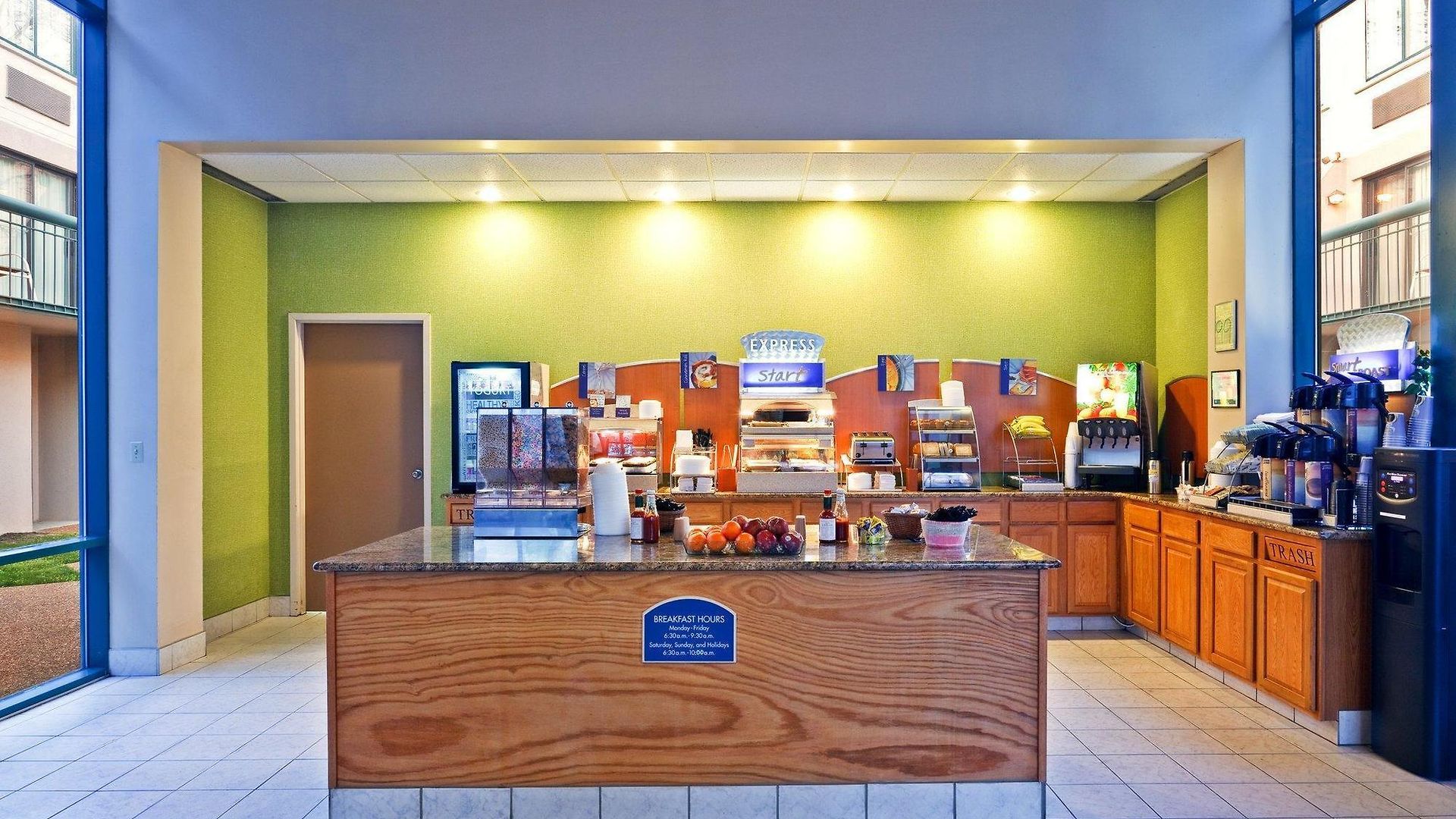 Express Airport By Ihg Hotel