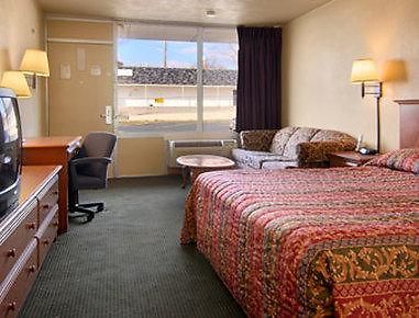 Super 8 By Wyndham Downtown Nashville