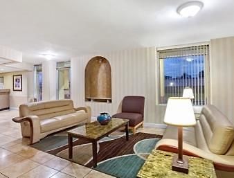 Hotel Super 8 By Wyndham Downtown 2*