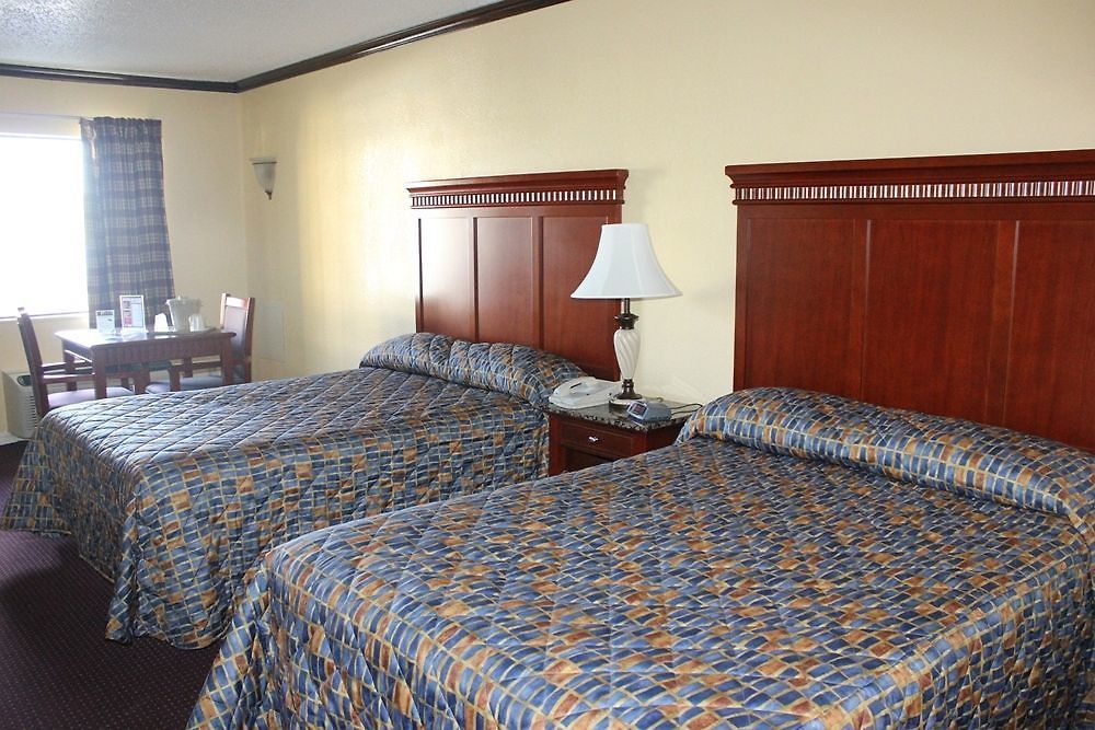 Hotel Quarters &