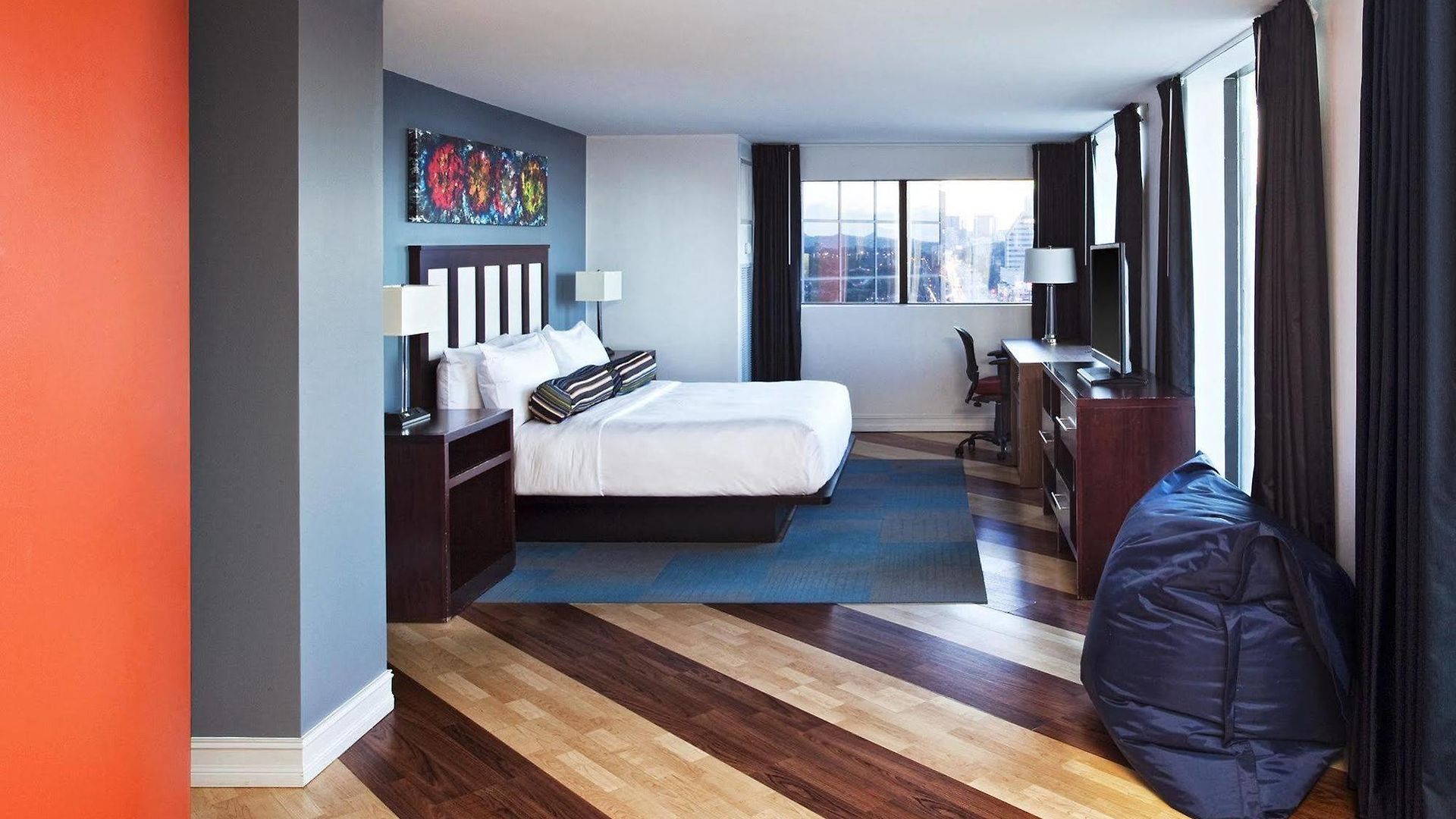 Aloft By Marriott West End Hotel