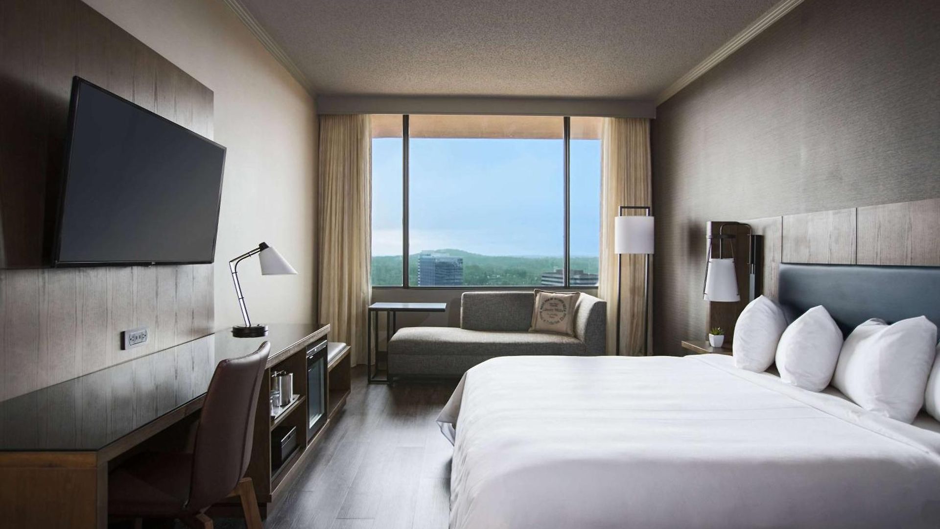 Sonesta Airport Hotel