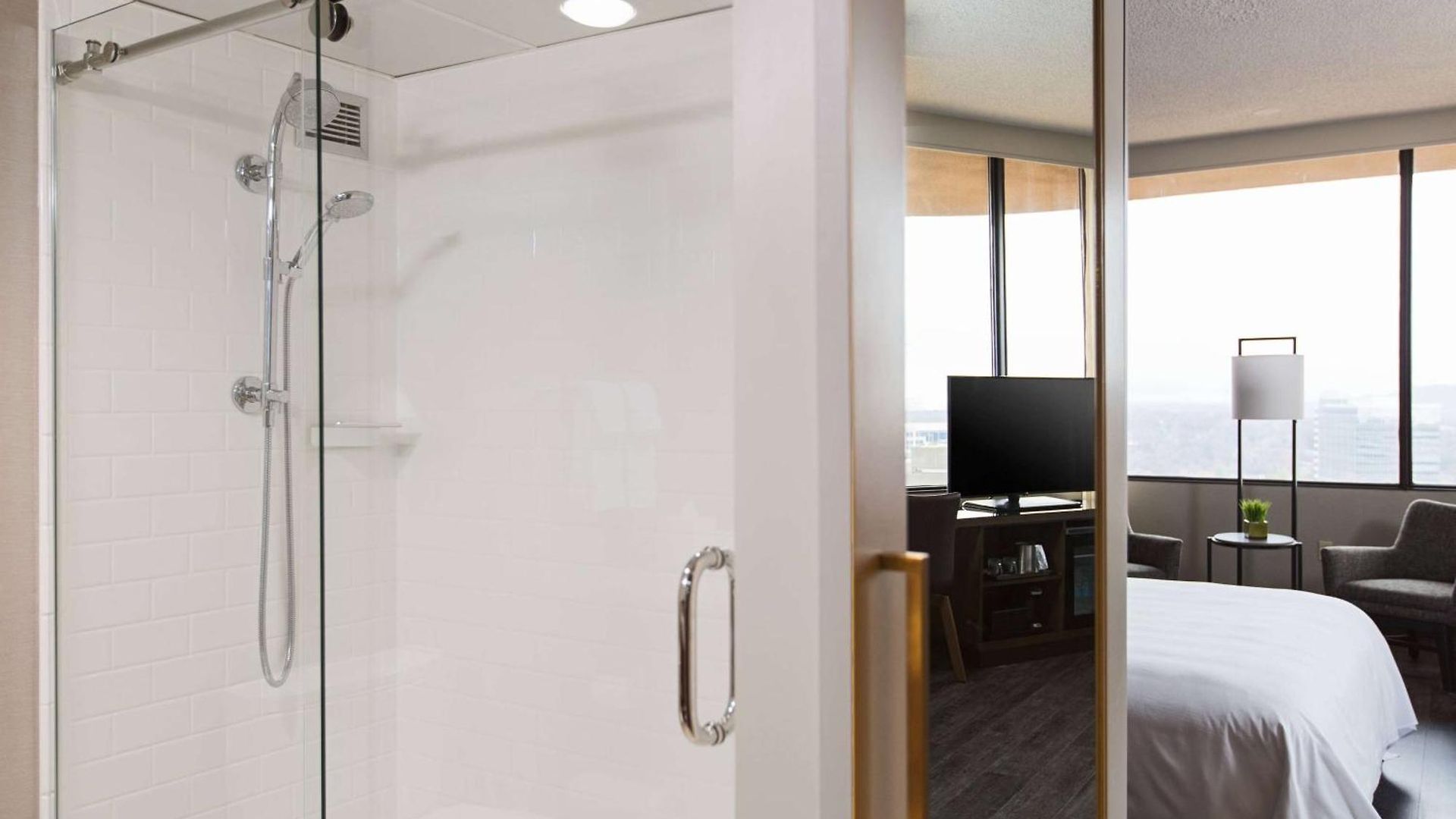 Hotel Sonesta Airport 4*