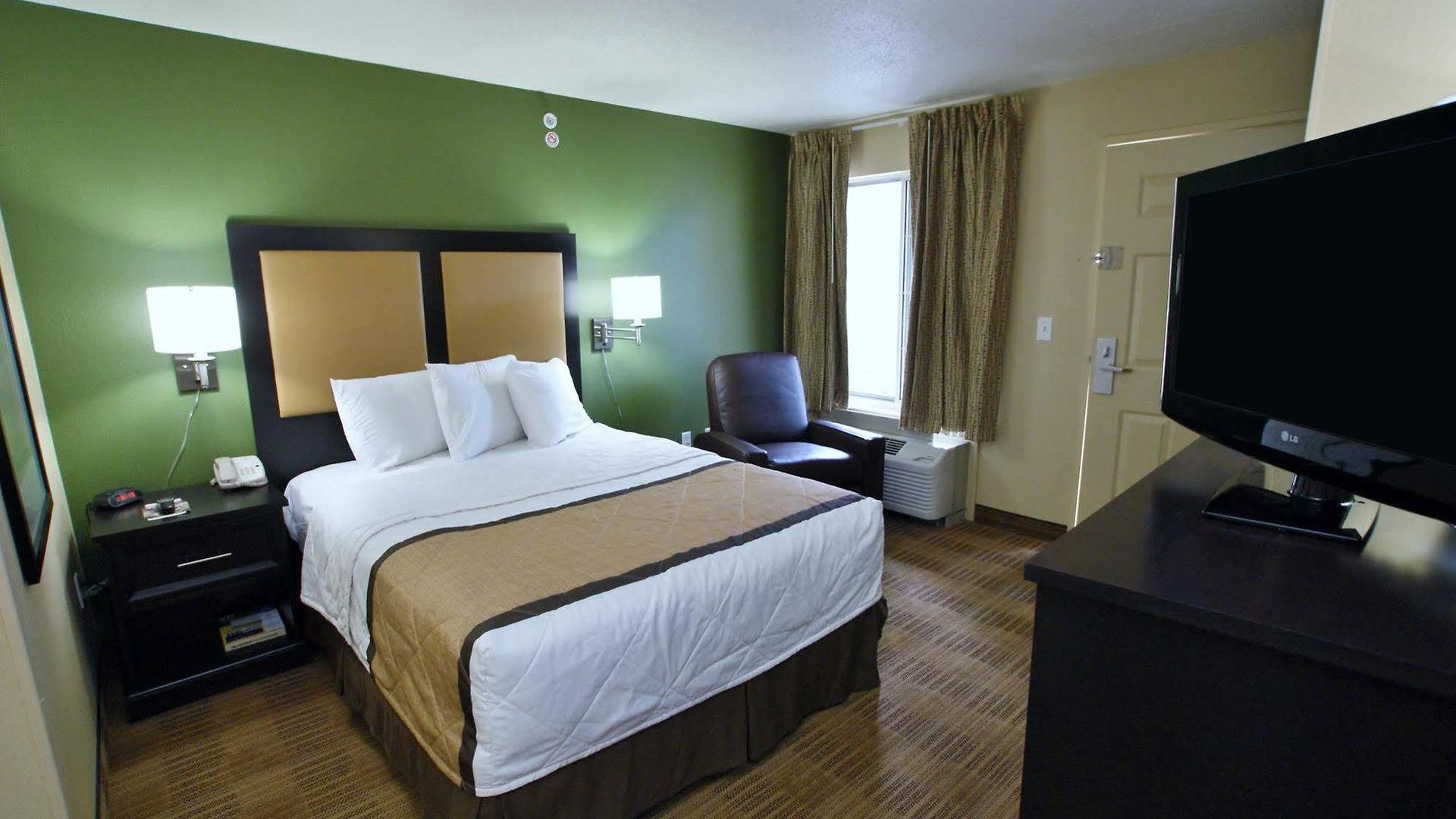 Extended America - - Airport - Music Hotel Nashville