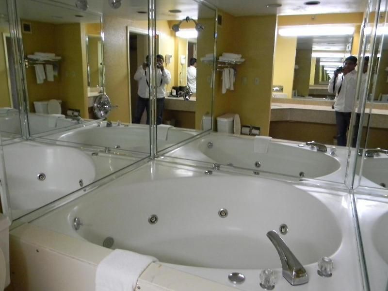 Hotel Days By Wyndham Airport East 2*