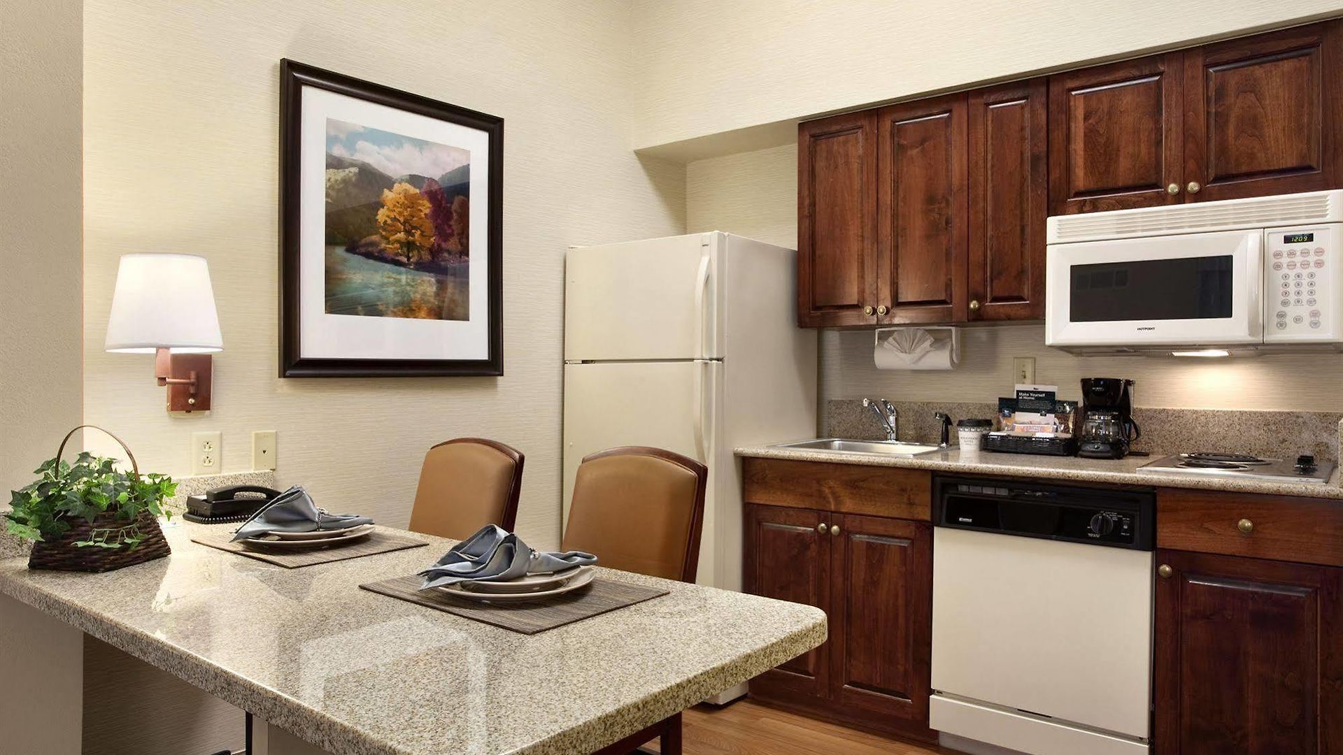 Homewood Airport Hotel 3*