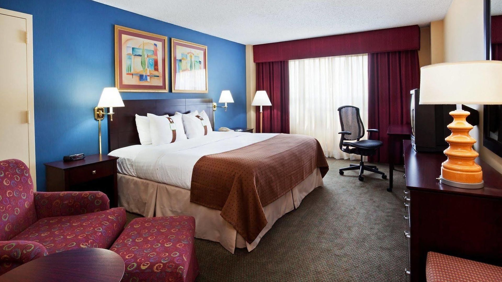 Hotel Airport Marriott 4*