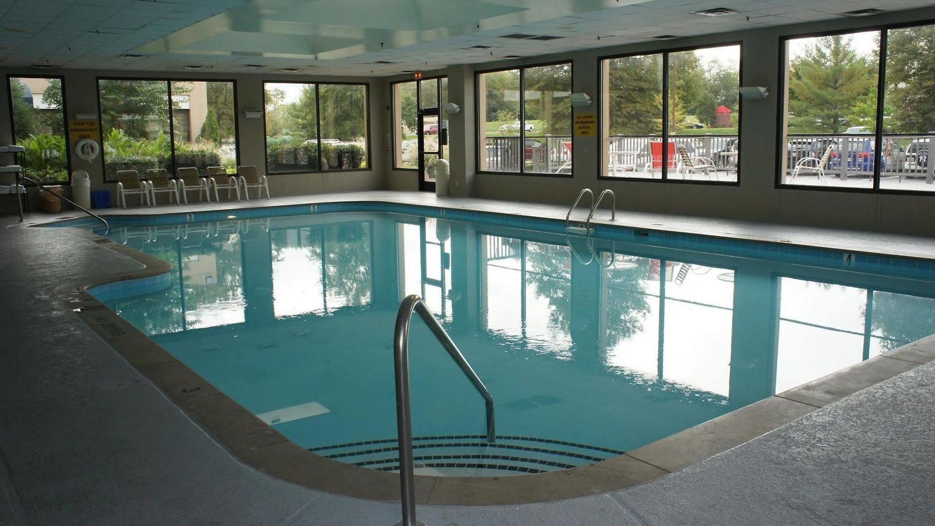 Hotel Radisson Airport 4*