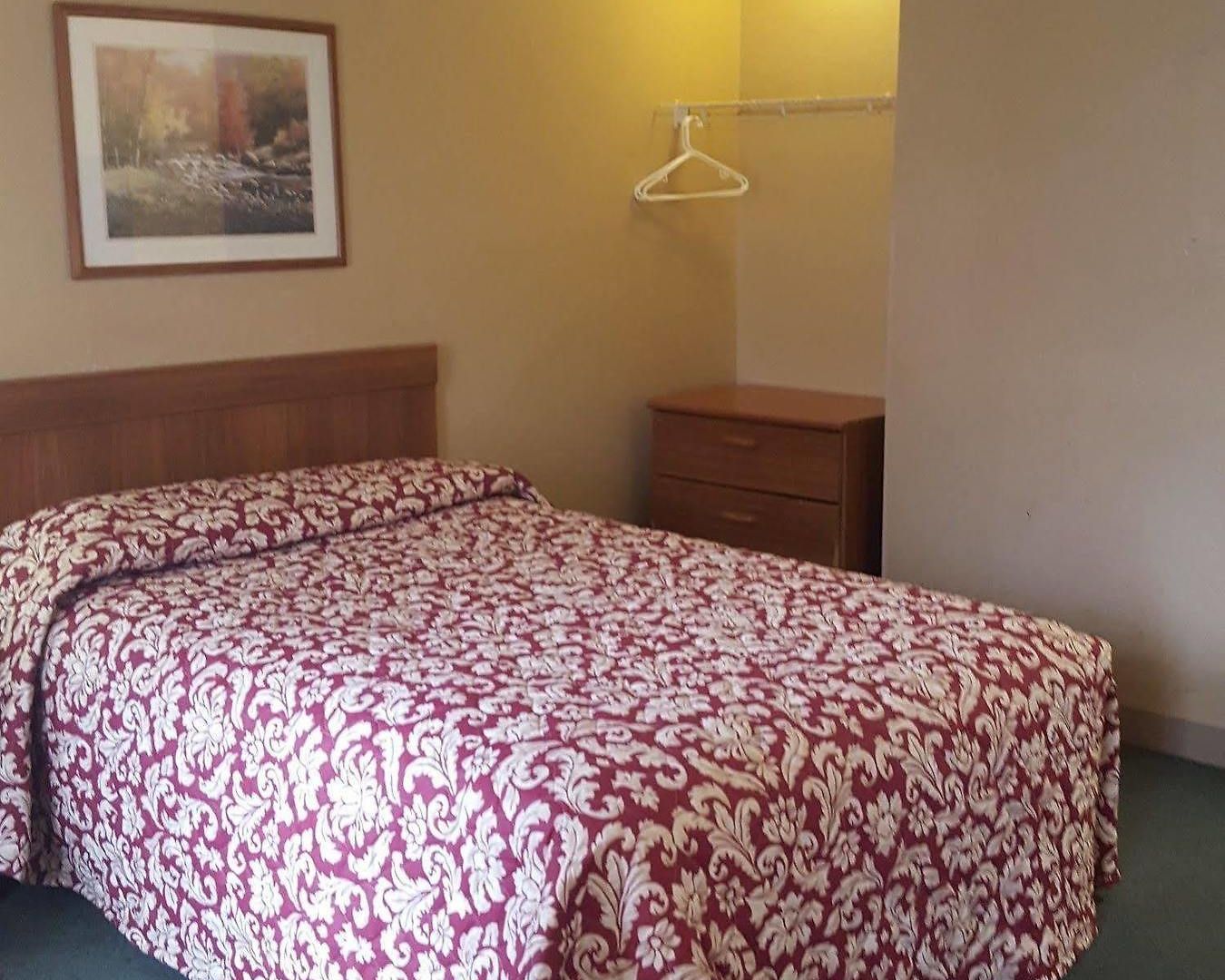 Hometowne By Red Roof - Airport/briley Pkwy 2*
