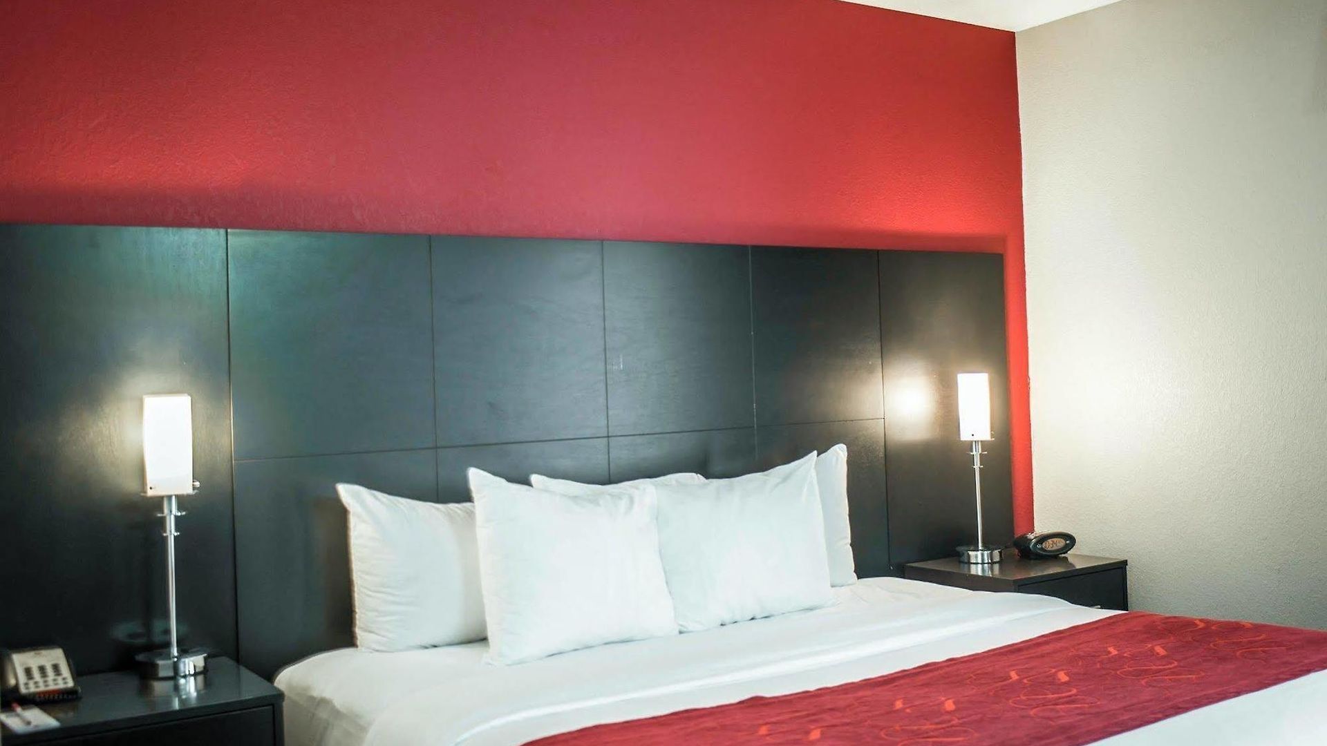 Comfort Airport - Bna Hotel 4*