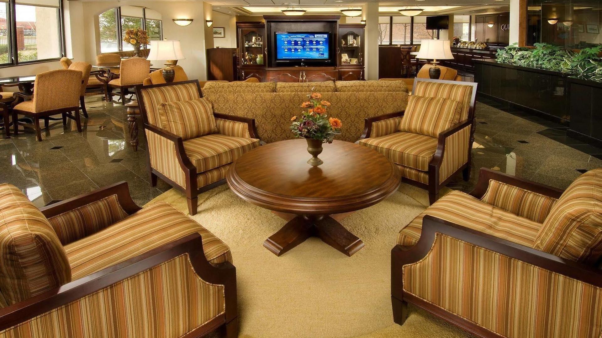 Hotel Drury & Airport 3*