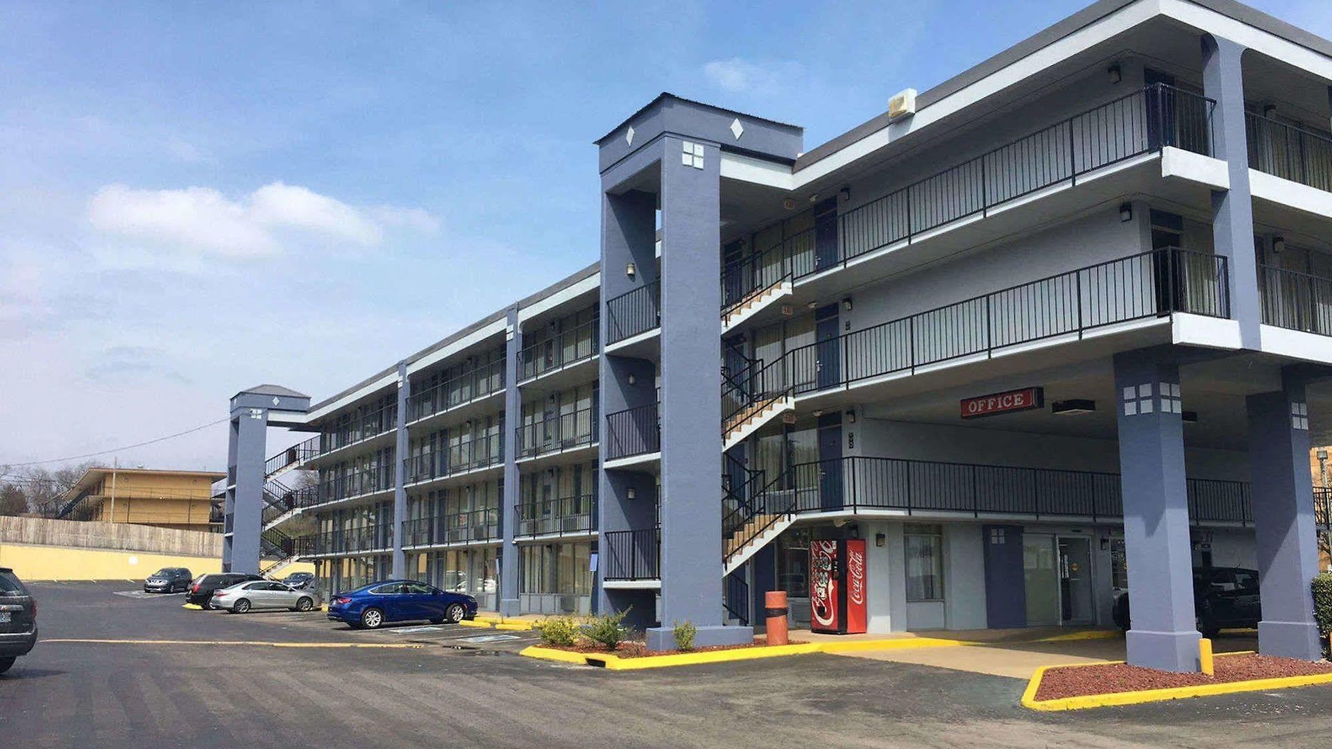 Super 8 By Wyndham Nashville/ Dntn/ Opryland Area Nashville