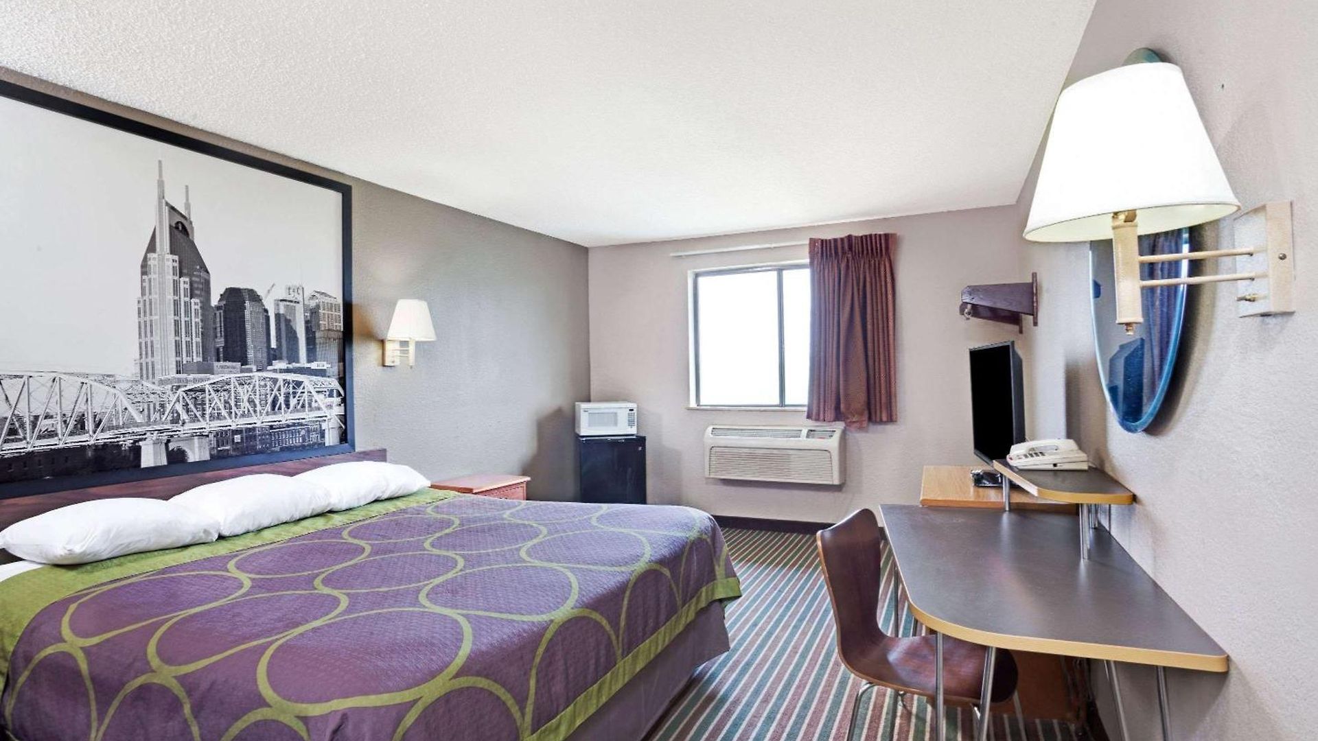 Hotel Super 8 By Wyndham Nashville/ Dntn/ Opryland Area