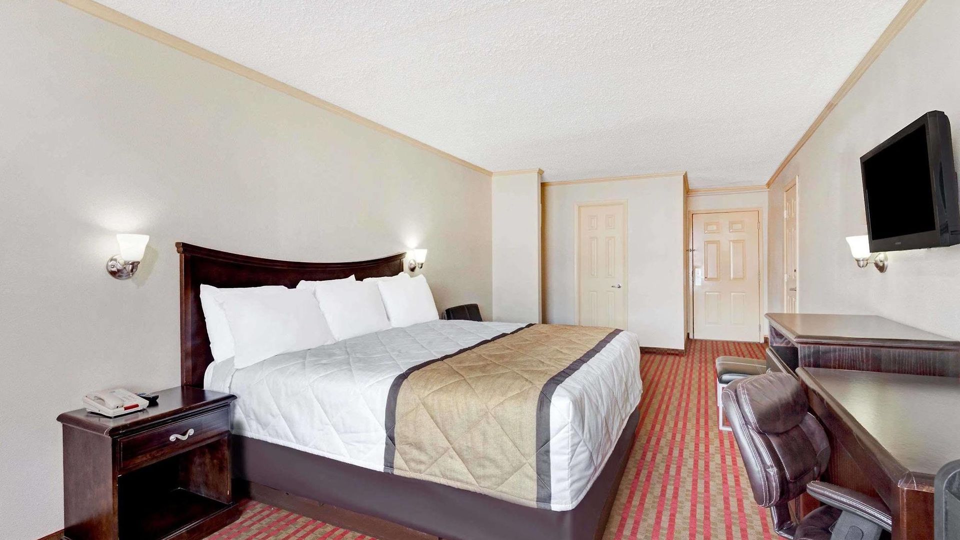 Knights - Downtown Hotel 2*