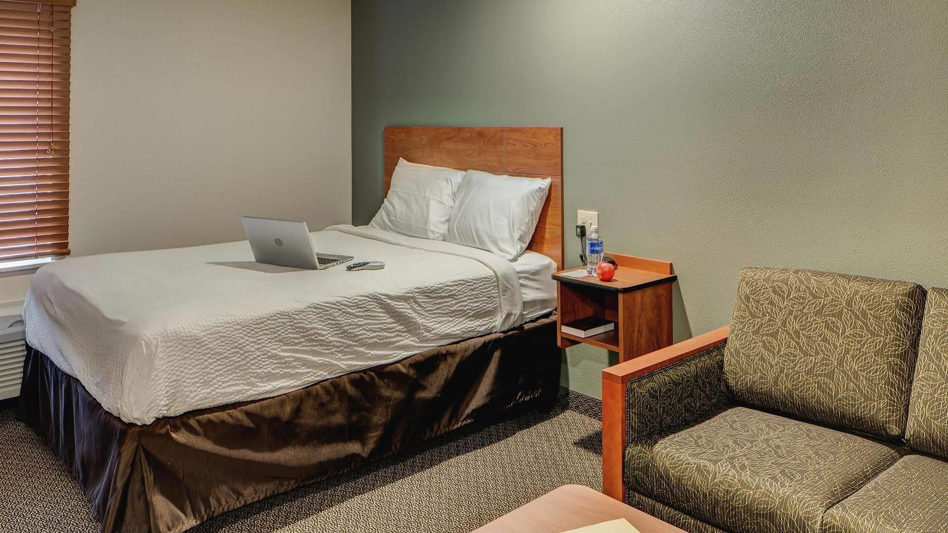 Woodspring Airport Hotel