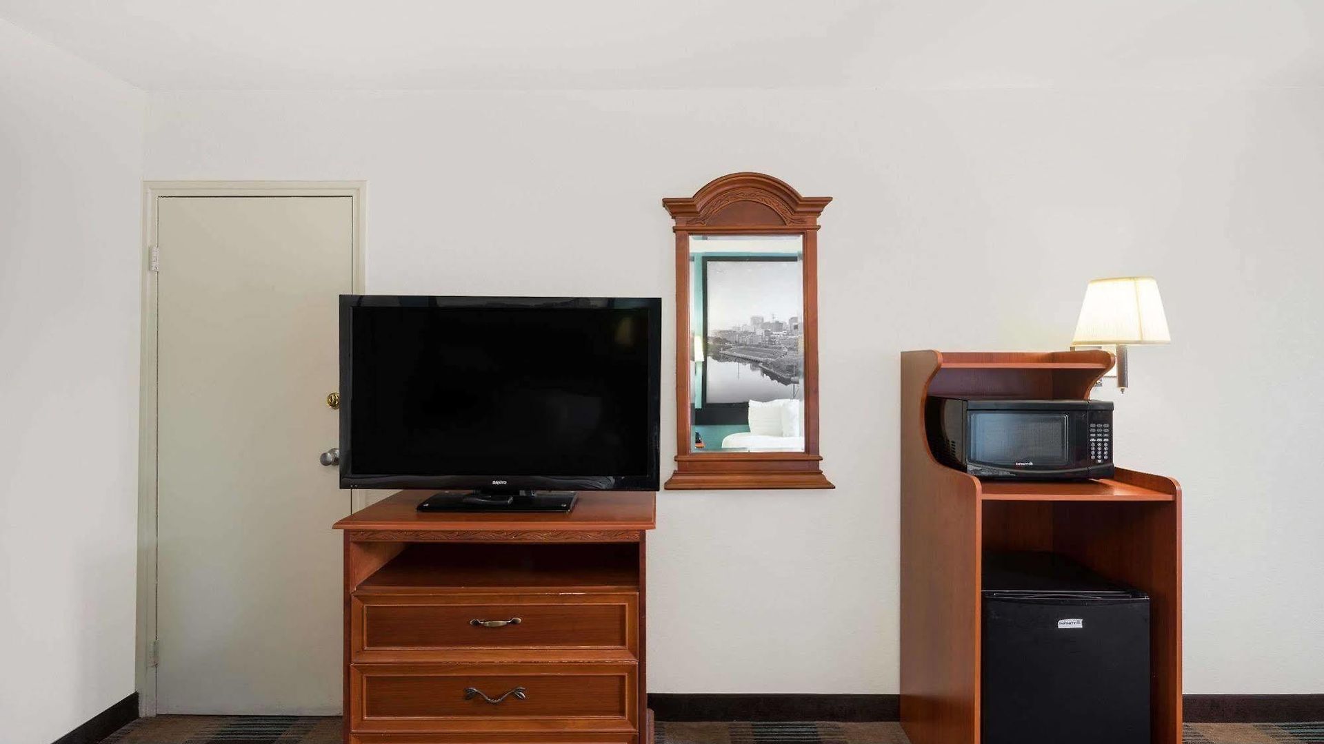 Super 8 By Wyndham Downtown Hotel Nashville