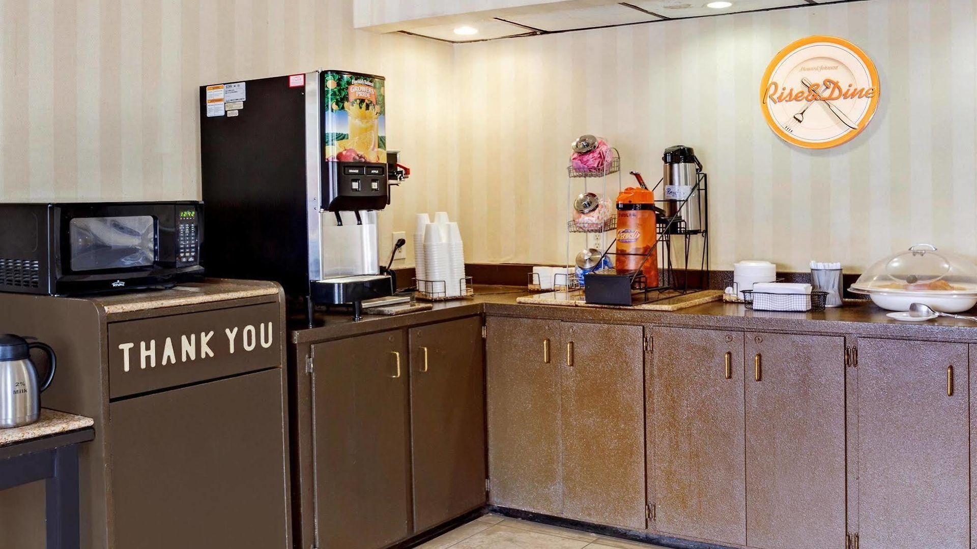 Super 8 By Wyndham Downtown 2*