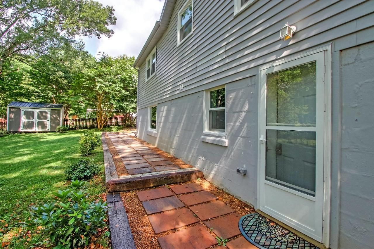 Walk To Trails & Fishing Spots! Lake Ozark Escape Holiday home