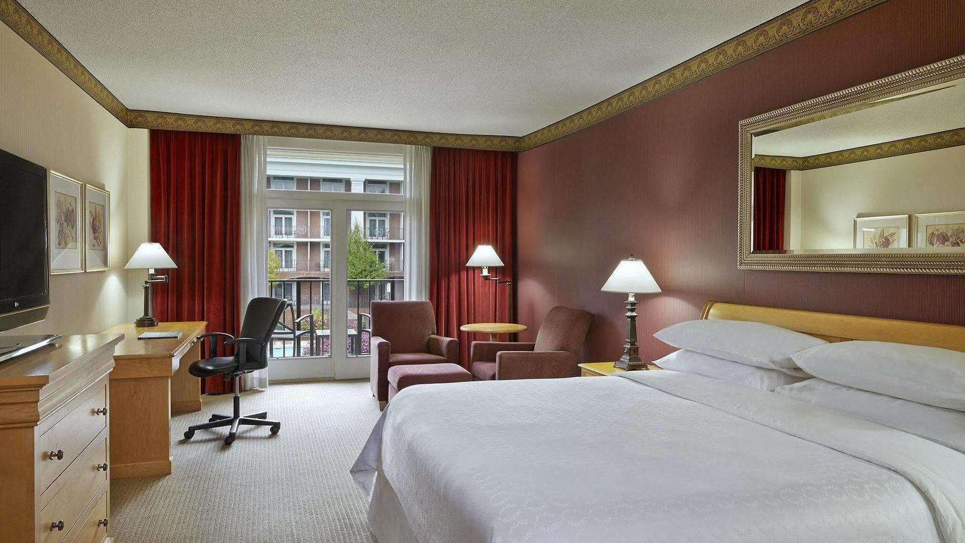 Sheraton Music Airport Hotel