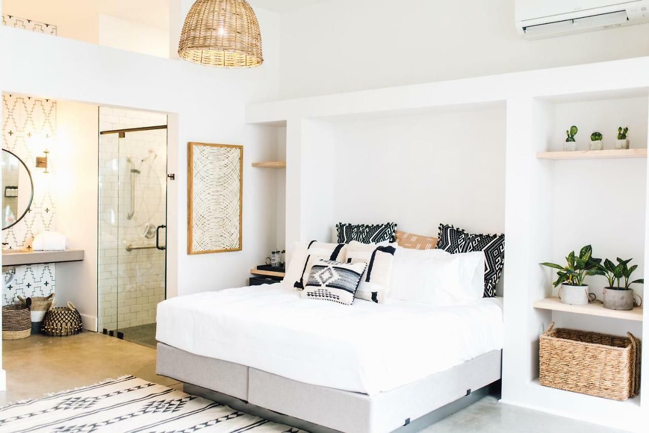 Vandyke Bed & Beverage Hotel