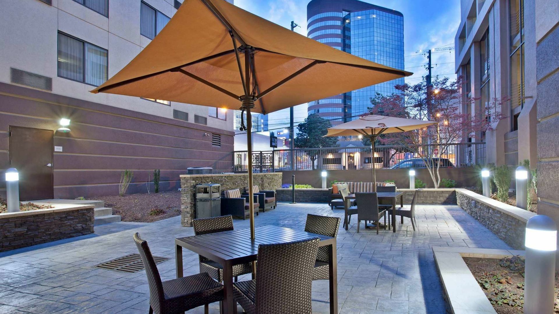 Courtyard By Marriott Vanderbilt West End Hotel 3*