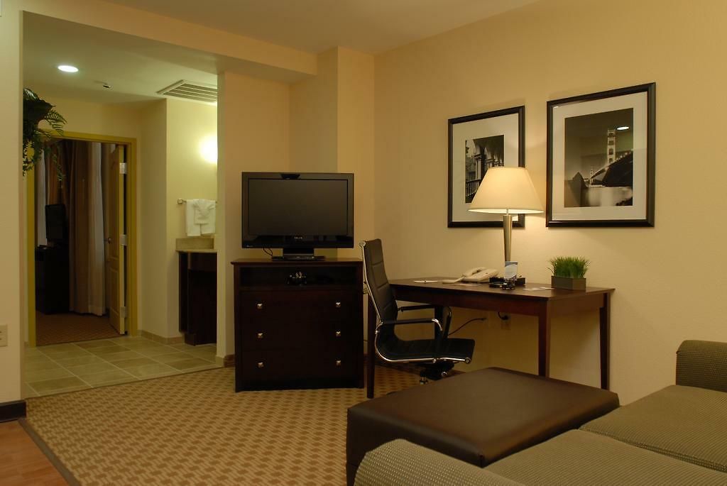 Hotel Homewood By Hilton Downtown