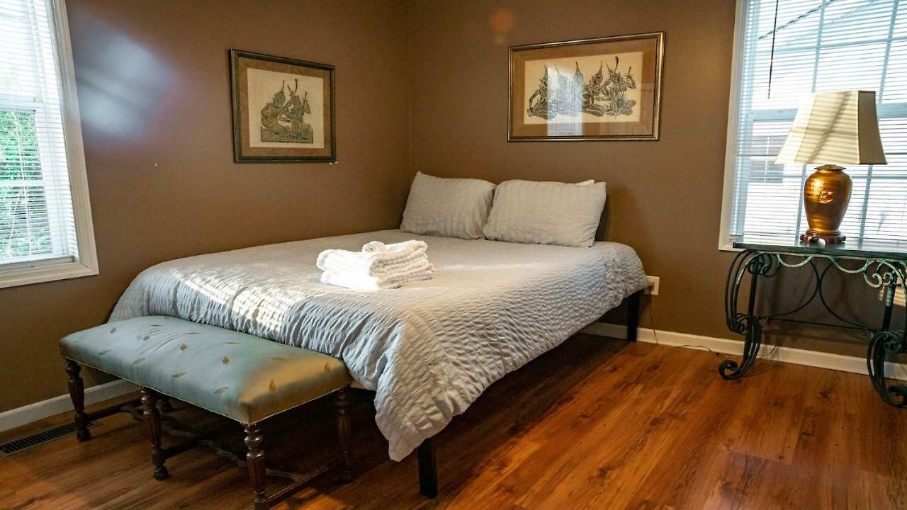 Living Like A Local! Guest house