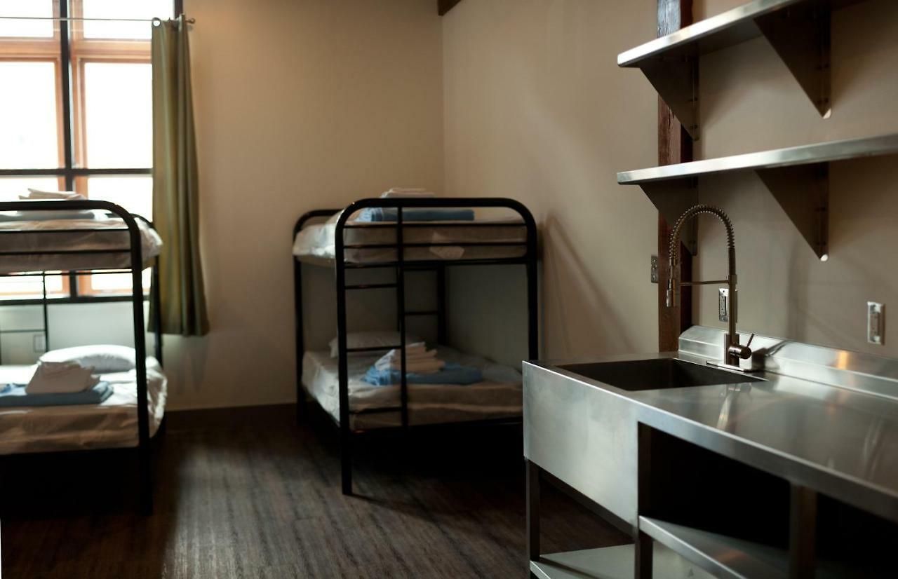 Hostel Downtown - Adults Only *