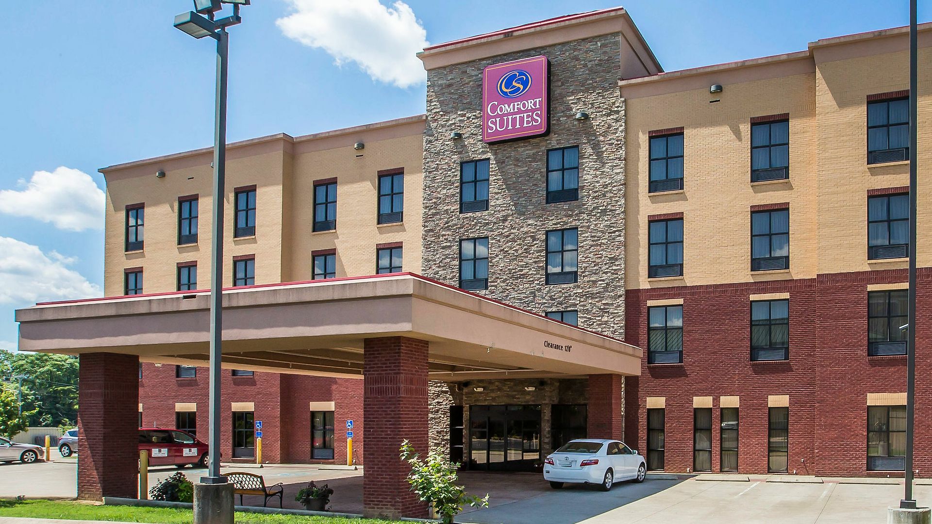 Comfort Near Percy Priest Hotel 4*