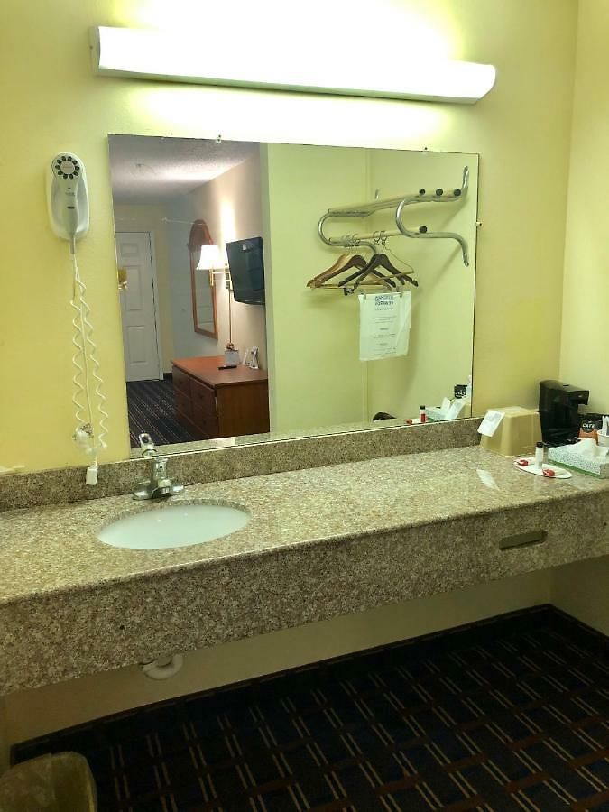 Days By Wyndham Downtown-nashville West Trinity Lane Hotel