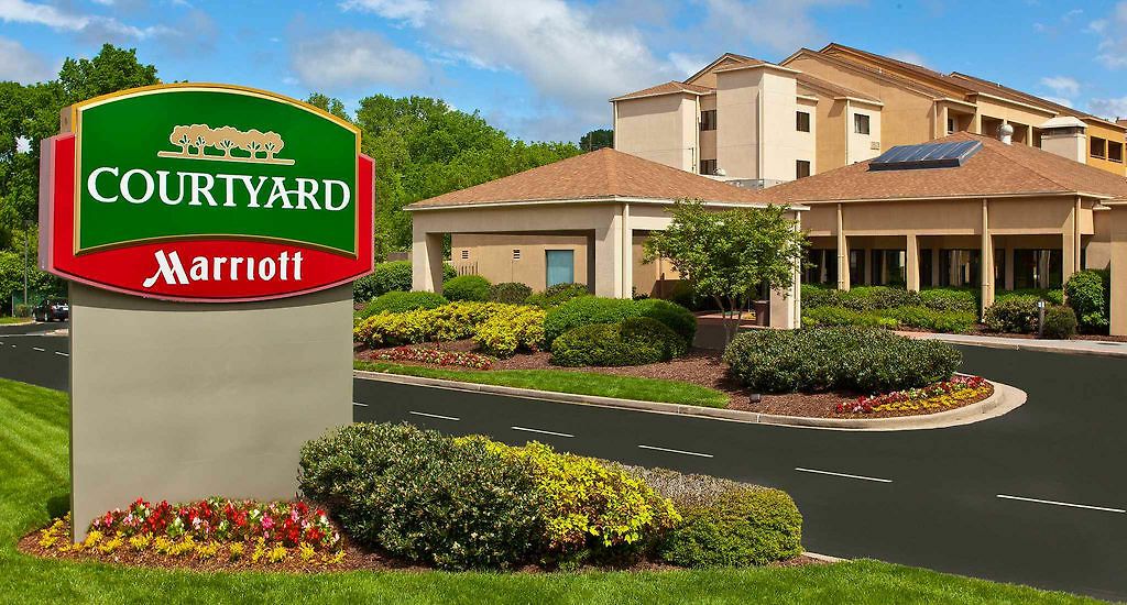Courtyard By Marriott Airport Hotel 3*