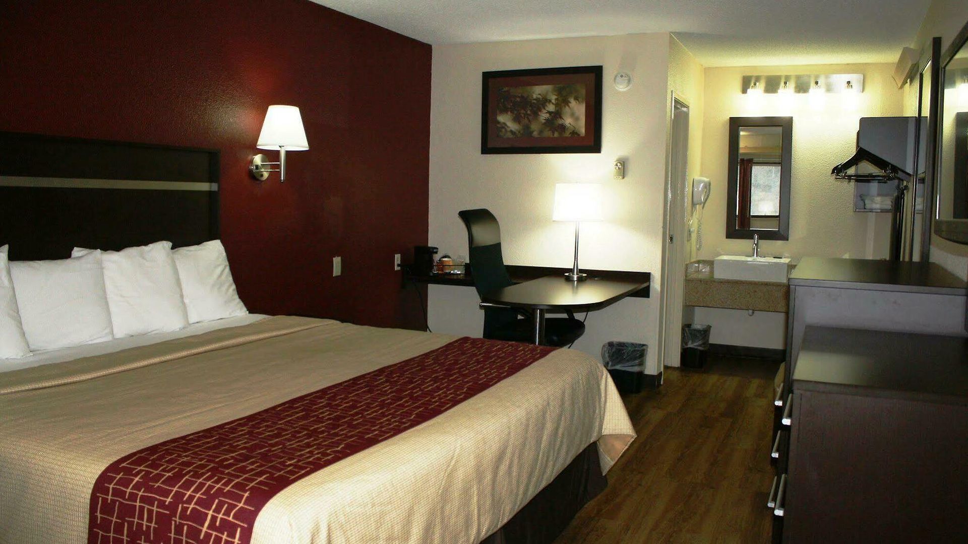 Red Roof South - Fairgrounds Hotel 3*