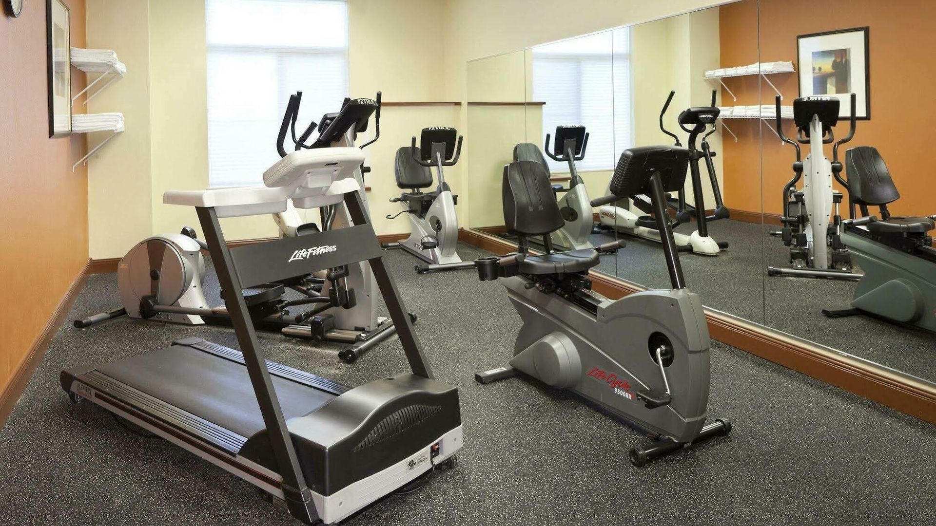 Country & By Radisson Airport Tn 4*