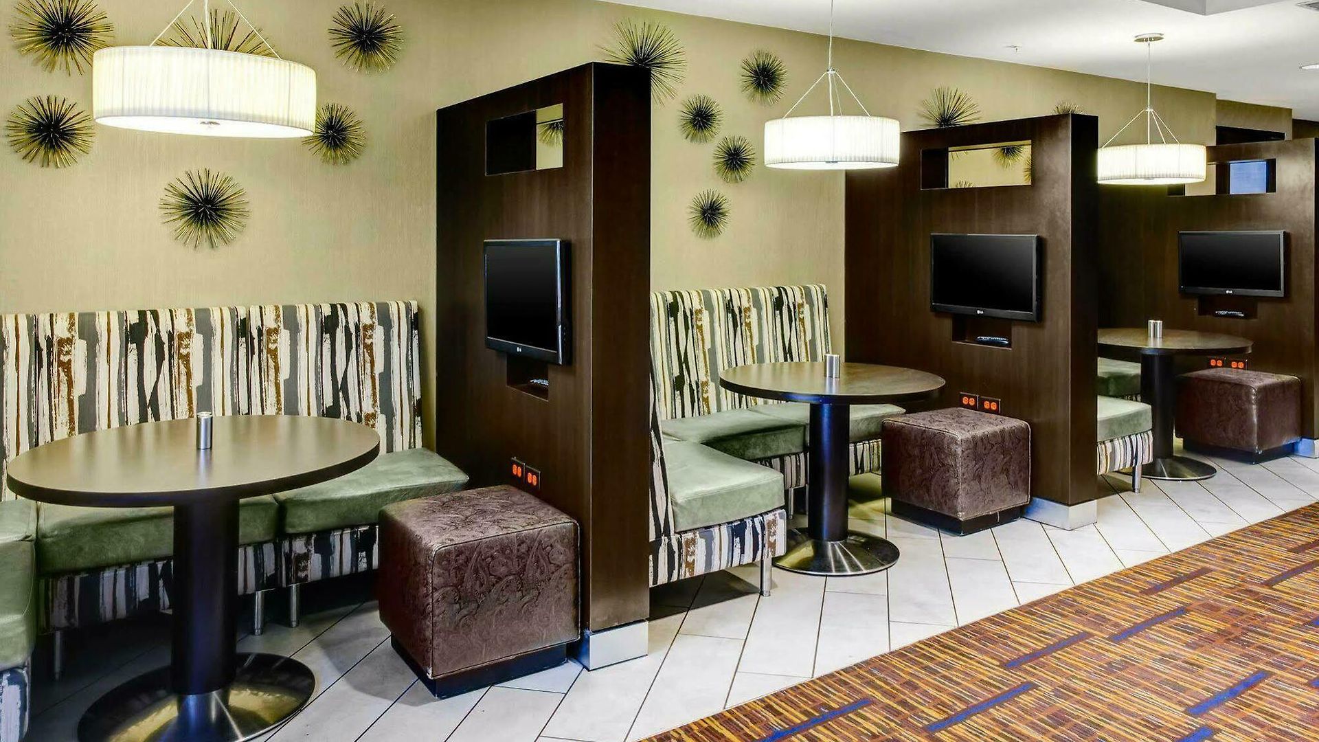 Courtyard By Marriott Vanderbilt West End Hotel 3*